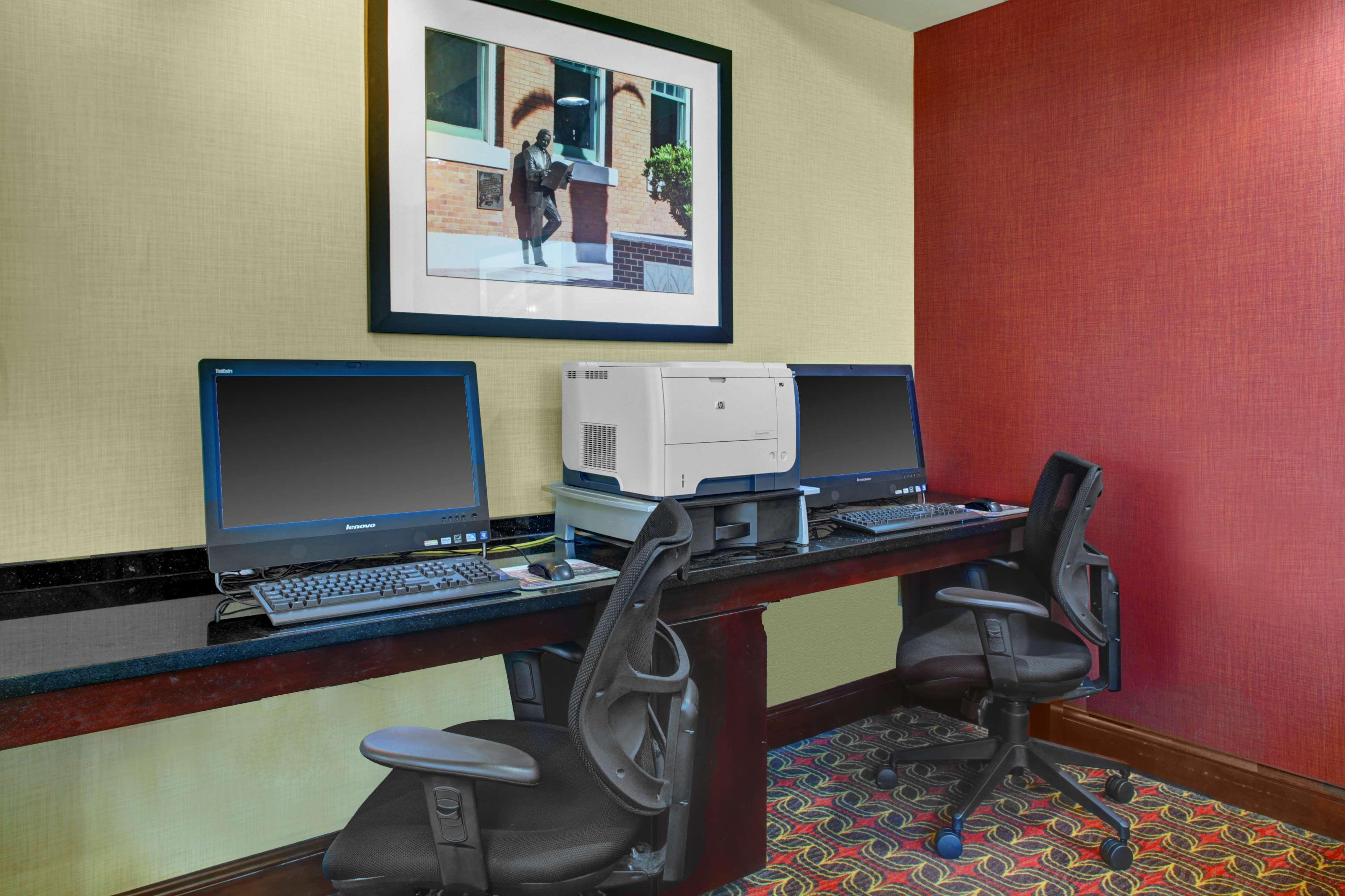 Hotel Hampton & Ybor Downtown 3*